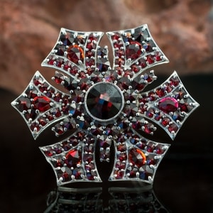 GOTHICA, GARNET, CZECH JEWEL, STERLING SILVER - BROOCHES AND BUCKLES{% if kategorie.adresa_nazvy[0] != zbozi.kategorie.nazev %} - SILVER JEWELLERY{% endif %}