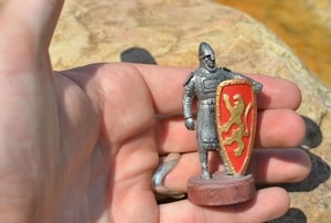 NORMAN WARRIOR WITH A PAINTED SHIELD. TIN FIGURE - PEWTER FIGURES{% if kategorie.adresa_nazvy[0] != zbozi.kategorie.nazev %} - PAGAN DECORATIONS{% endif %}