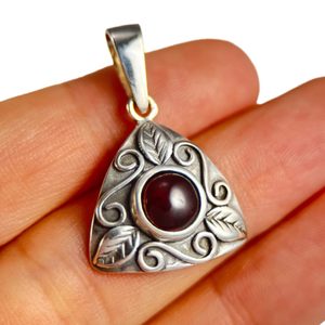 BOUDICCA, pendentif en argent, Ag 925 grenate