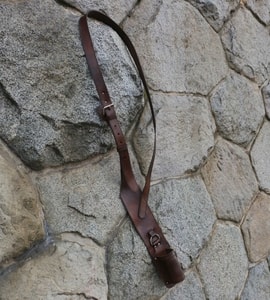 Porte-drapeau de cuir