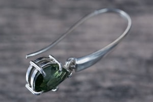 SINOPE, earrings, faceted moldavite jewelry, silver