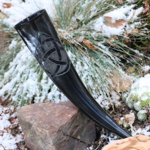 TRIQUETRA, CARVED DRINKING HORN 0,3L - DRINKING HORNS{% if kategorie.adresa_nazvy[0] != zbozi.kategorie.nazev %} - HORN PRODUCTS{% endif %}