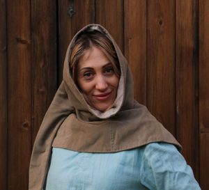 MEDIEVAL WOMEN'S CLOTHING - plain woman 2nd half of the 14th century