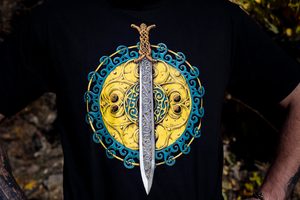 CLAÍOMH SOLAIS - SWORD OF LIGHT, MEN'S T-SHIRT - IRISH - PAGAN T-SHIRTS NAAV FASHION{% if kategorie.adresa_nazvy[0] != zbozi.kategorie.nazev %} - T-SHIRTS, BOOTS{% endif %}