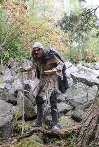 MEDIEVAL BEGGAR, - COSTUME HIRE - COSTUME RENTALS{% if kategorie.adresa_nazvy[0] != zbozi.kategorie.nazev %} - FILM AND PROPS{% endif %}