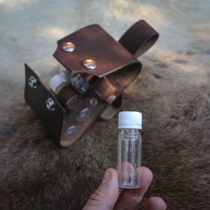 BUSHCRAFT SET FOR SPICES, AMPOULES AND LEATHER POUCH, PERUNIKA SYSTEM - BUSHCRAFT, LIVING HISTORY, CRAFTS{% if kategorie.adresa_nazvy[0] != zbozi.kategorie.nazev %} - BUSHCRAFT, LIVING HISTORY, CRAFTS{% endif %}