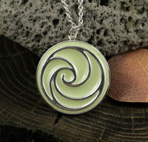 SPIRAL LUMINES PENDANT - COSTUME JEWELLERY{% if kategorie.adresa_nazvy[0] != zbozi.kategorie.nazev %} - JEWELLERY - BRONZE, ZINC{% endif %}