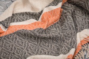 ETHNIC DIAMOND MERINO WOOL THROW - COUVERTURES ET CHÂLES EN LAINE D'IRLANDE{% if kategorie.adresa_nazvy[0] != zbozi.kategorie.nazev %} - PRODUITS EN LAINE{% endif %}