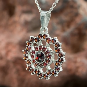 GRETA, GARNET, CZECH JEWEL, STERLING SILVER - GARNET JEWELRY - CZECH MADE{% if kategorie.adresa_nazvy[0] != zbozi.kategorie.nazev %} - SILVER JEWELLERY{% endif %}