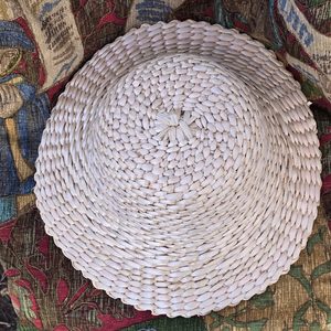 Klobouk středověký, ručně pletený z orobince, dle Maciejowského bible