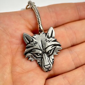 VUK - Loup, porte-clés, zinc argent antique