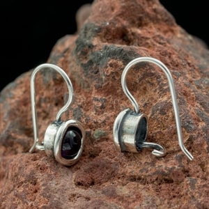 RIONA, EARRINGS, AMETHYST, SILVER - EARRINGS WITH GEMSTONES, SILVER{% if kategorie.adresa_nazvy[0] != zbozi.kategorie.nazev %} - SILVER JEWELLERY{% endif %}