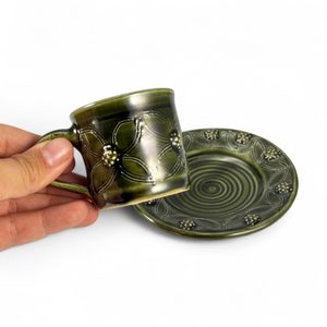 TASSE À EXPRESSO VERTE PLUS GRANDE AVEC SOUCOUPE