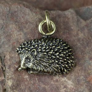 HEDGEHOG, ZINC PENDANT, ANTIQUE BRASS - ALL PENDANTS, OUR PRODUCTION{% if kategorie.adresa_nazvy[0] != zbozi.kategorie.nazev %} - JEWELLERY - BRONZE, ZINC{% endif %}