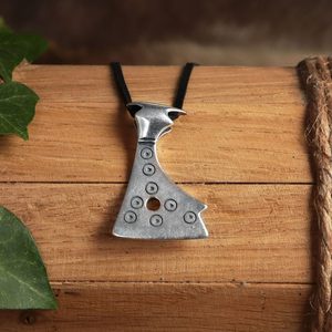 AXE OF PERUN - SILVER - PENDANTS{% if kategorie.adresa_nazvy[0] != zbozi.kategorie.nazev %} - SILVER JEWELLERY{% endif %}