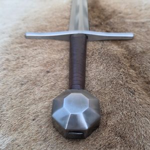 One-handed medieval sword Mack, Full Tang