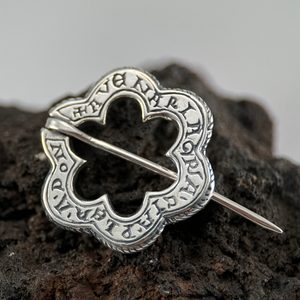 BROCHE MÉDIÉVALE, année 1300, France ou Angleterre, argent 925/1000