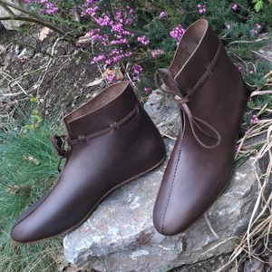 BOTTES EN CUIR VIKING, HEDEBY - CHAUSSURES VIKING ET SLAVES{% if kategorie.adresa_nazvy[0] != zbozi.kategorie.nazev %} - COSTUMES, CHAUSSURES{% endif %}