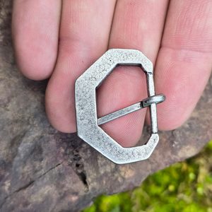 Boucle de ceinture, Salzbourg, XIIIe siècle, zinc, laiton antique