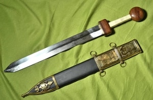 GLADIUS SWORD WITH DECORATED SCABBARD - ANCIENT SWORDS - CELTIC, ROMAN{% if kategorie.adresa_nazvy[0] != zbozi.kategorie.nazev %} - WEAPONS - SWORDS, AXES, KNIVES{% endif %}