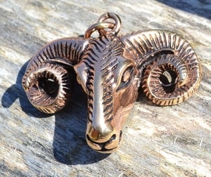 RAM, HEAD, BRONZE PENDANT - ZODIAC SIGNS{% if kategorie.adresa_nazvy[0] != zbozi.kategorie.nazev %} - JEWELLERY - BRONZE, ZINC{% endif %}