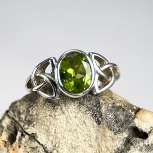 CELTIC KNOT, silver ring, peridot Ag 925/1000