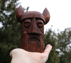 VELES, SLAVIC GOD OF HERDS - WOODEN STATUES, PLAQUES, BOXES{% if kategorie.adresa_nazvy[0] != zbozi.kategorie.nazev %} - WOOD{% endif %}