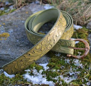 QUERCUS, Leather Belt with oak leaves, olive green