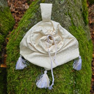 Medieval ladies' bag, 15th century, brocade, white