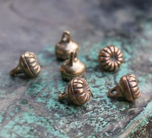 BUTTON, EARLY MIDDLE AGES, BRONZE - BRONZE HISTORICAL JEWELS{% if kategorie.adresa_nazvy[0] != zbozi.kategorie.nazev %} - JEWELLERY - BRONZE, ZINC{% endif %}