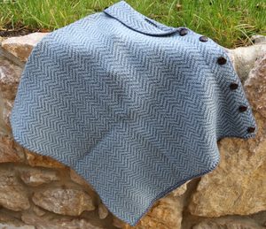 GORMELIA HERRINGBONE MERINO WOOL IRISH PONCHO - WOOLEN SWEATERS AND VESTS{% if kategorie.adresa_nazvy[0] != zbozi.kategorie.nazev %} - WOOLEN PRODUCTS, IRELAND{% endif %}