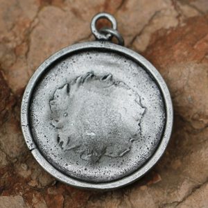 WHITE WOLF, pendant, zinc