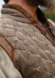 Gambeson sans manches avec détails faits main, marron