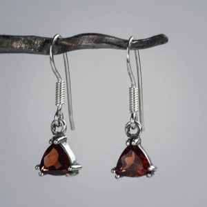 TRIANGULAR, Ohrringe, Granat, Silber 925