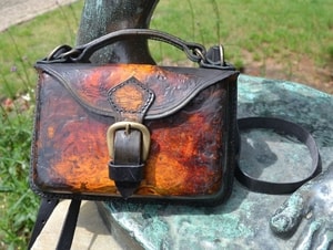 VOLCANO, LEATHER SHOULDER BAG - TASCHEN{% if kategorie.adresa_nazvy[0] != zbozi.kategorie.nazev %} - LEDERPRODUKTE{% endif %}