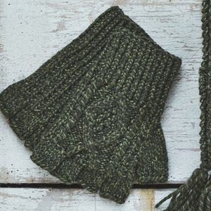 Irish woolen gloves Aran Fingerless Gloves, green