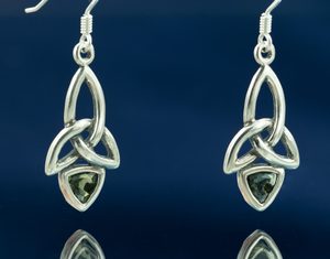 KIRA, EARRINGS, MOLDAVITE AND SILVER - MOLDAVITES, CZECH{% if kategorie.adresa_nazvy[0] != zbozi.kategorie.nazev %} - SILVER JEWELLERY{% endif %}