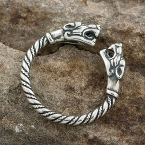 TWO WOLVES - SILVER RING - RINGS{% if kategorie.adresa_nazvy[0] != zbozi.kategorie.nazev %} - SILVER JEWELLERY{% endif %}