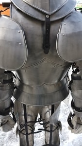 PLATE ARMOUR - ALUMINIUM - FOR FILMMAKERS - SUITS OF ARMOUR{% if kategorie.adresa_nazvy[0] != zbozi.kategorie.nazev %} - ARMOUR HELMETS, SHIELDS{% endif %}