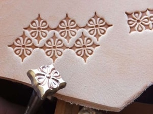 ORNAMENT 11 X 11 MM, LEATHER STAMP - LEATHER STAMPS{% if kategorie.adresa_nazvy[0] != zbozi.kategorie.nazev %} - LEATHER PRODUCTS{% endif %}