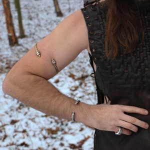 BERSERKER BEAR BRASS ARM RING - VIKING, SLAVIC, CELTIC BRACELETS - BRONZE AND BRASS{% if kategorie.adresa_nazvy[0] != zbozi.kategorie.nazev %} - JEWELLERY - BRONZE, ZINC{% endif %}