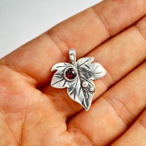 Blatt - Ivy, Anhänger Silber 925 Granat