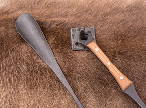 SHOEHORN, iron, wooden handle, with hook