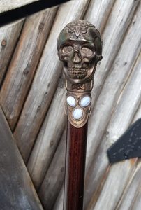 SKULL WITH GEMS - WALKING STICK - WALKING CANES{% if kategorie.adresa_nazvy[0] != zbozi.kategorie.nazev %} - WOOD{% endif %}