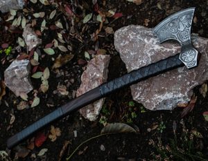 AXE OF PERUN, ETCHED WITH LEATHER - AXES, POLEWEAPONS{% if kategorie.adresa_nazvy[0] != zbozi.kategorie.nazev %} - WEAPONS - SWORDS, AXES, KNIVES{% endif %}