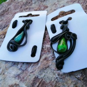 GREEN GLASS DROP - PENDANT - PIERRES ET FANTASY{% if kategorie.adresa_nazvy[0] != zbozi.kategorie.nazev %} - BIJOUTERIE{% endif %}