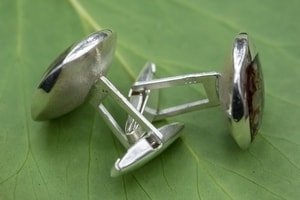 LEONARD, BOUTONS DE MANCHETTE, ARGENT ET AMBRE - AMBRE ET ARGENT{% if kategorie.adresa_nazvy[0] != zbozi.kategorie.nazev %} - BIJOUX EN ARGENT{% endif %}