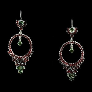 MELINDA, SILVER EARRINGS, MOLDAVITE, GARNET - MOLDAVITES, CZECH{% if kategorie.adresa_nazvy[0] != zbozi.kategorie.nazev %} - SILVER JEWELLERY{% endif %}