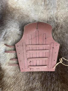 Ellbogenschützer aus Leder und Lamellen