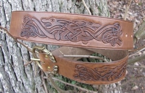 CELTIC WOLF, CARVED LEATHER BELT - GÜRTEL{% if kategorie.adresa_nazvy[0] != zbozi.kategorie.nazev %} - LEDERPRODUKTE{% endif %}